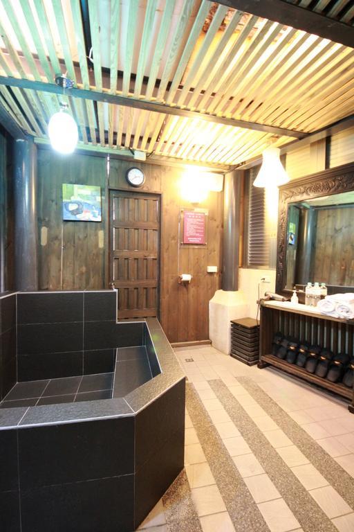 Hotel Les Champs Джиаоси Екстериор снимка