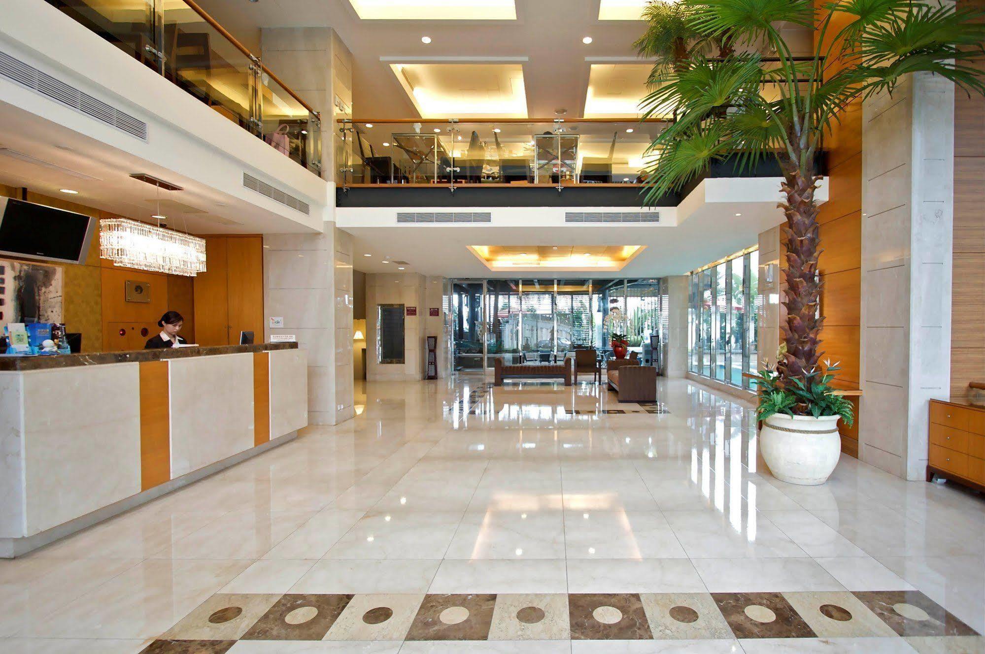 Hotel Les Champs Джиаоси Екстериор снимка