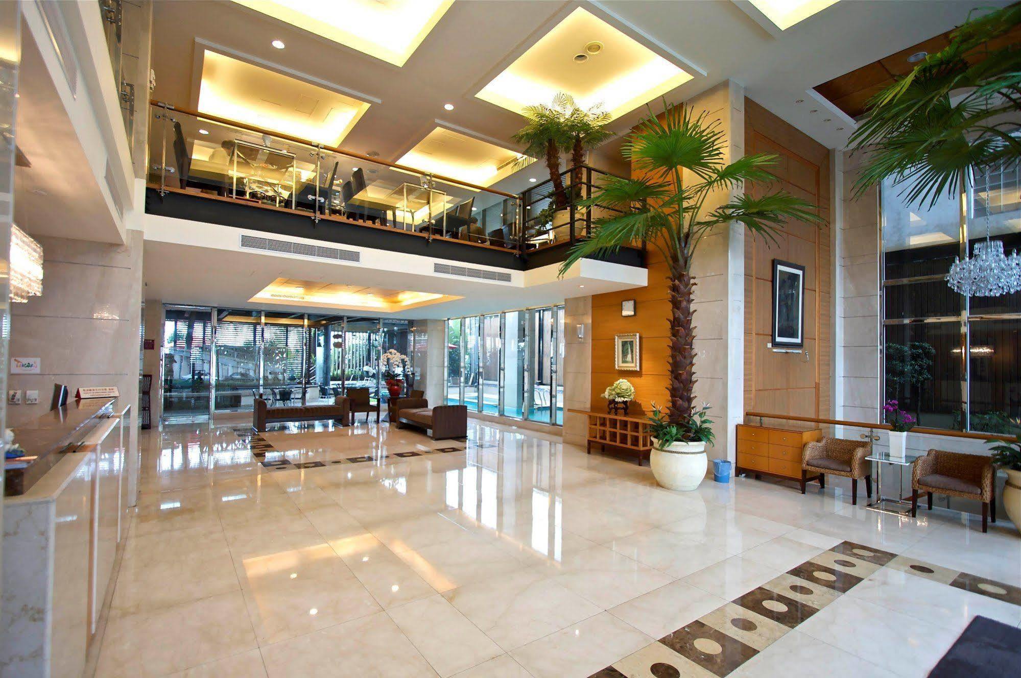 Hotel Les Champs Джиаоси Екстериор снимка