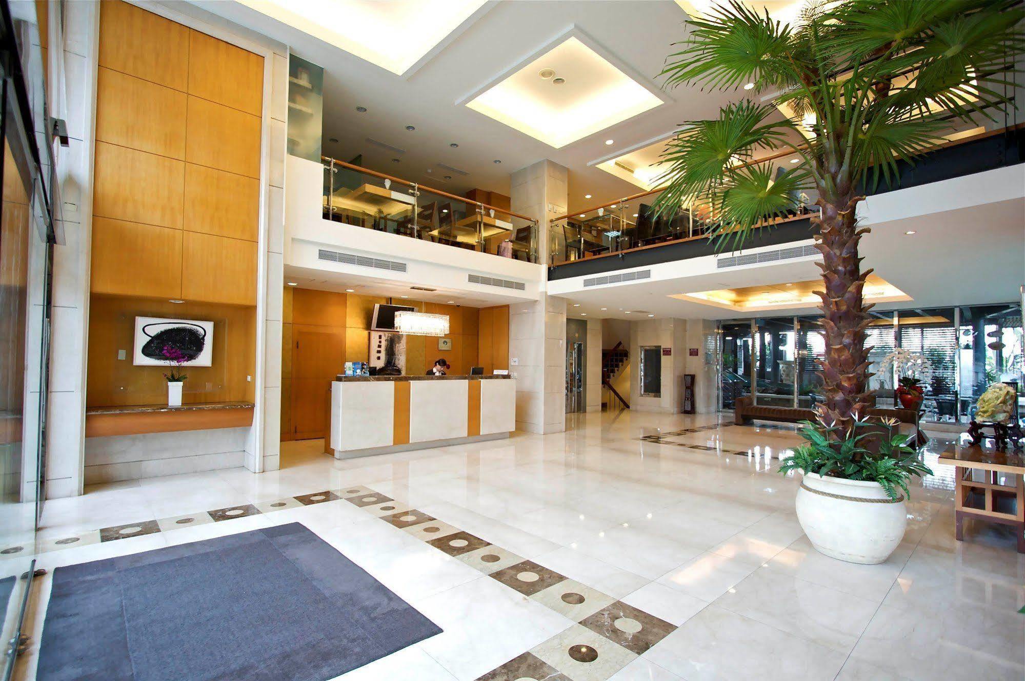 Hotel Les Champs Джиаоси Екстериор снимка