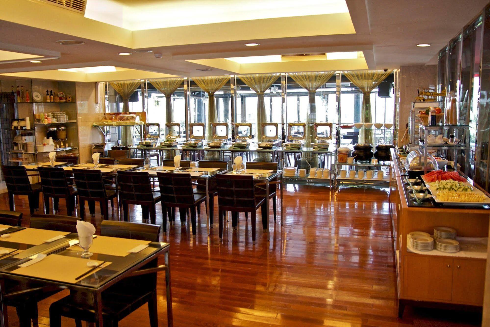Hotel Les Champs Джиаоси Екстериор снимка