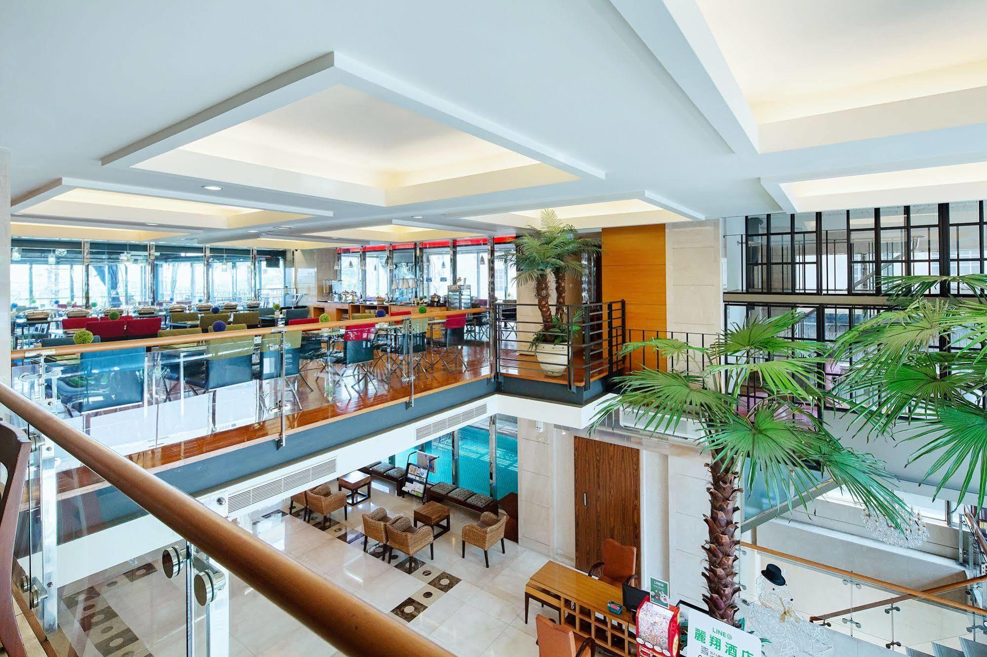 Hotel Les Champs Джиаоси Екстериор снимка
