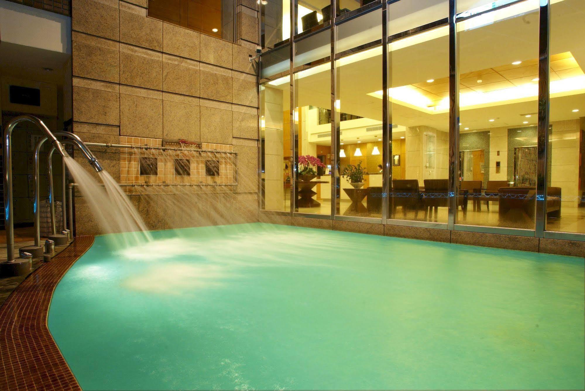 Hotel Les Champs Джиаоси Екстериор снимка