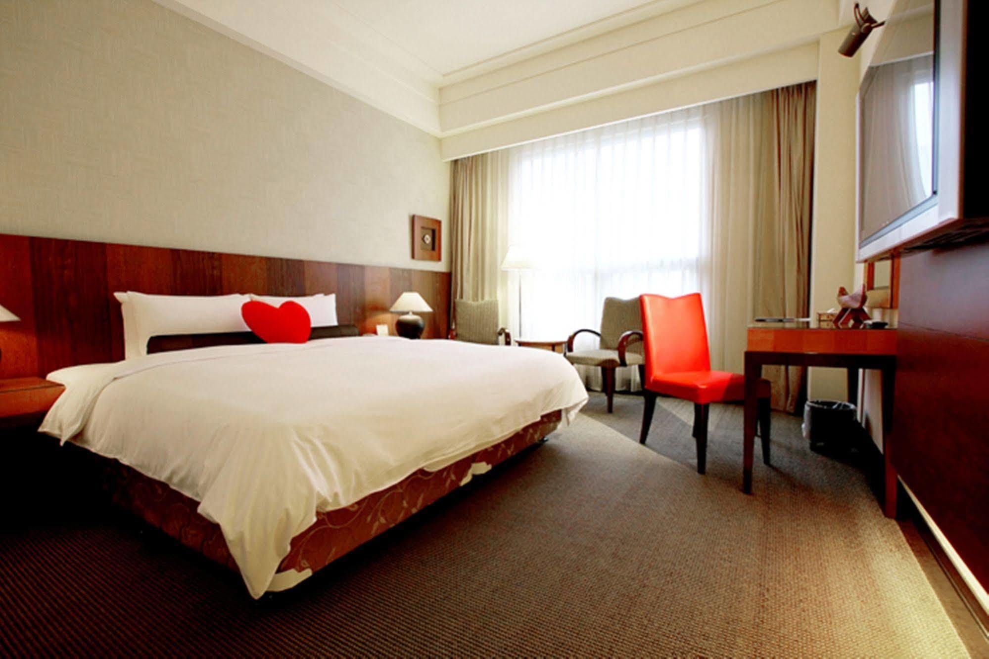 Hotel Les Champs Джиаоси Екстериор снимка